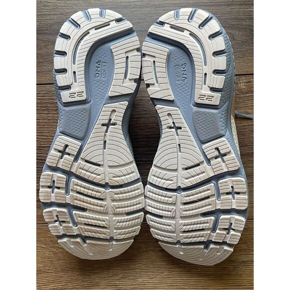 Brooks Women's Adrenaline GTS 22 9 - Picture 5 of 9